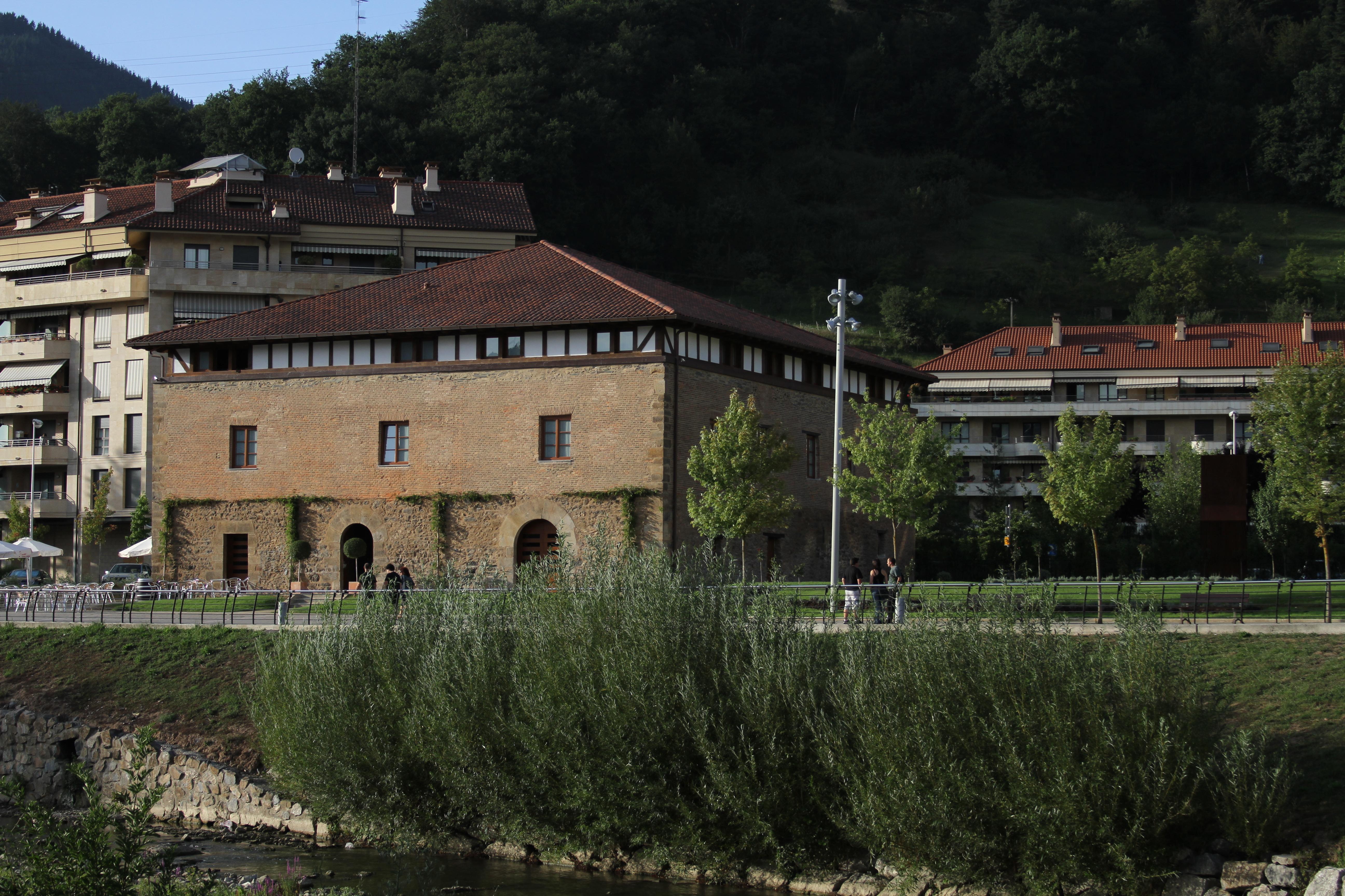 Hotel Dolarea Beasain Exterior photo